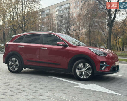 Красный Киа Niro, объемом двигателя 0 л и пробегом 135 тыс. км за 17299 $, фото 13 на Automoto.ua