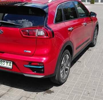 Червоний Кіа Niro, об'ємом двигуна 0 л та пробігом 169 тис. км за 17300 $, фото 7 на Automoto.ua