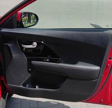 Червоний Кіа Niro, об'ємом двигуна 0 л та пробігом 169 тис. км за 17300 $, фото 11 на Automoto.ua