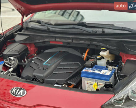 Красный Киа Niro, объемом двигателя 0 л и пробегом 135 тыс. км за 17299 $, фото 67 на Automoto.ua