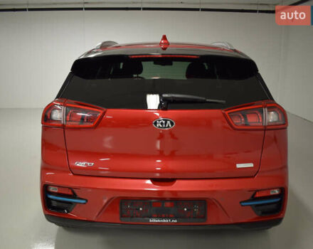 Красный Киа Niro, объемом двигателя 0 л и пробегом 83 тыс. км за 13300 $, фото 4 на Automoto.ua
