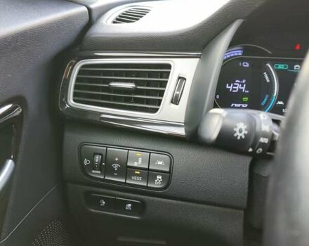 Красный Киа Niro, объемом двигателя 0 л и пробегом 138 тыс. км за 18800 $, фото 12 на Automoto.ua