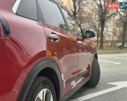 Красный Киа Niro, объемом двигателя 0 л и пробегом 135 тыс. км за 17299 $, фото 24 на Automoto.ua