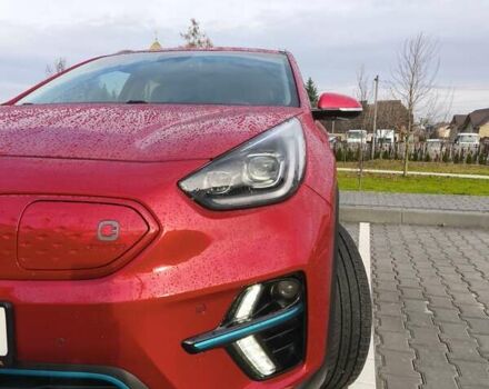 Красный Киа Niro, объемом двигателя 0 л и пробегом 138 тыс. км за 18800 $, фото 1 на Automoto.ua