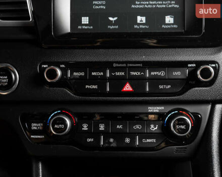 Красный Киа Niro, объемом двигателя 1.58 л и пробегом 163 тыс. км за 14900 $, фото 25 на Automoto.ua