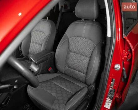 Красный Киа Niro, объемом двигателя 1.58 л и пробегом 163 тыс. км за 14900 $, фото 32 на Automoto.ua
