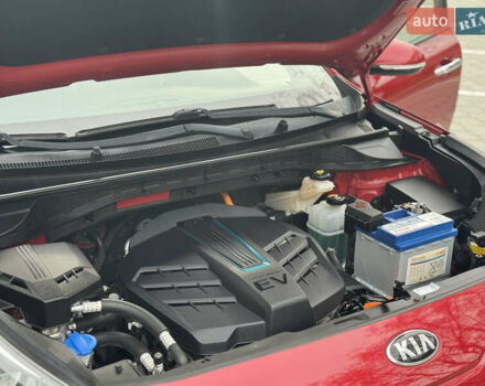 Красный Киа Niro, объемом двигателя 0 л и пробегом 135 тыс. км за 17299 $, фото 68 на Automoto.ua