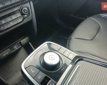 Красный Киа Niro, объемом двигателя 0 л и пробегом 105 тыс. км за 19999 $, фото 31 на Automoto.ua