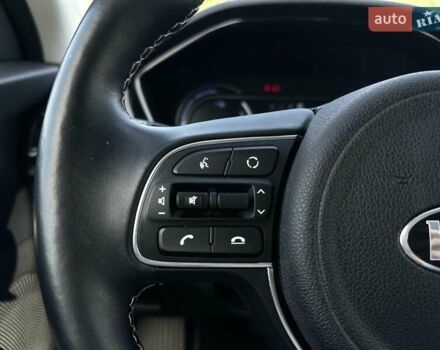 Червоний Кіа Niro, об'ємом двигуна 0 л та пробігом 48 тис. км за 23700 $, фото 40 на Automoto.ua