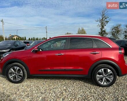 Червоний Кіа Niro, об'ємом двигуна 0 л та пробігом 61 тис. км за 23500 $, фото 22 на Automoto.ua