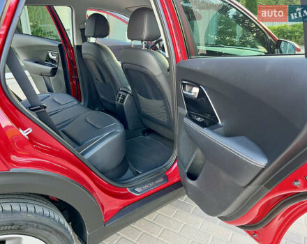 Красный Киа Niro, объемом двигателя 0 л и пробегом 70 тыс. км за 19850 $, фото 46 на Automoto.ua