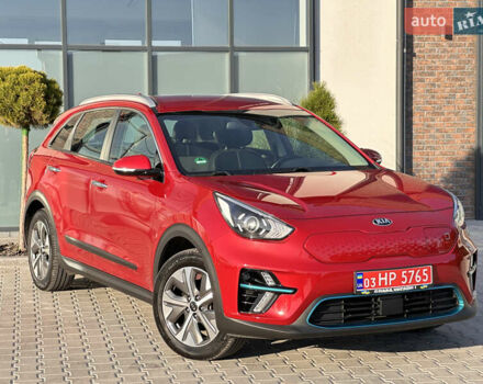 Красный Киа Niro, объемом двигателя 0 л и пробегом 162 тыс. км за 17900 $, фото 4 на Automoto.ua