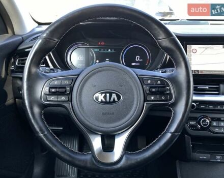 Червоний Кіа Niro, об'ємом двигуна 0 л та пробігом 128 тис. км за 19900 $, фото 26 на Automoto.ua