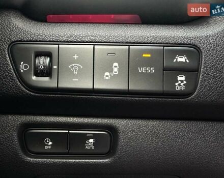 Червоний Кіа Niro, об'ємом двигуна 0 л та пробігом 61 тис. км за 23500 $, фото 8 на Automoto.ua