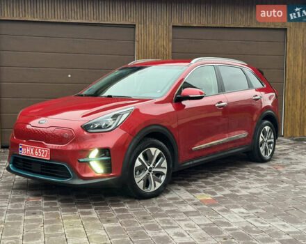 Красный Киа Niro, объемом двигателя 0 л и пробегом 144 тыс. км за 18800 $, фото 1 на Automoto.ua