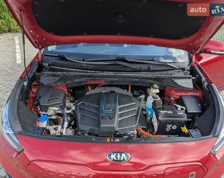 Червоний Кіа Niro, об'ємом двигуна 0 л та пробігом 146 тис. км за 19900 $, фото 9 на Automoto.ua