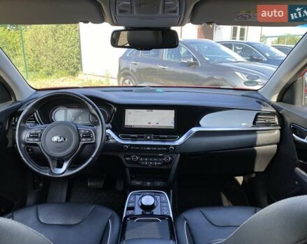 Червоний Кіа Niro, об'ємом двигуна 0 л та пробігом 128 тис. км за 19900 $, фото 25 на Automoto.ua