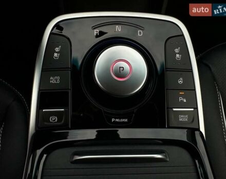 Червоний Кіа Niro, об'ємом двигуна 0 л та пробігом 61 тис. км за 23500 $, фото 74 на Automoto.ua