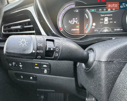 Красный Киа Niro, объемом двигателя 0 л и пробегом 161 тыс. км за 17950 $, фото 82 на Automoto.ua