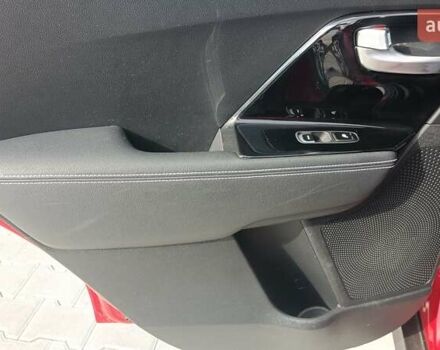 Красный Киа Niro, объемом двигателя 0 л и пробегом 105 тыс. км за 19999 $, фото 21 на Automoto.ua