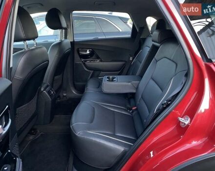 Червоний Кіа Niro, об'ємом двигуна 0 л та пробігом 128 тис. км за 19900 $, фото 46 на Automoto.ua