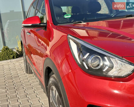 Красный Киа Niro, объемом двигателя 0 л и пробегом 163 тыс. км за 17850 $, фото 7 на Automoto.ua