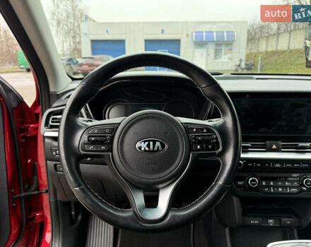 Червоний Кіа Niro, об'ємом двигуна 0 л та пробігом 128 тис. км за 19900 $, фото 25 на Automoto.ua