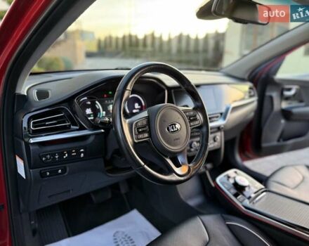 Красный Киа Niro, объемом двигателя 0 л и пробегом 67 тыс. км за 19850 $, фото 52 на Automoto.ua