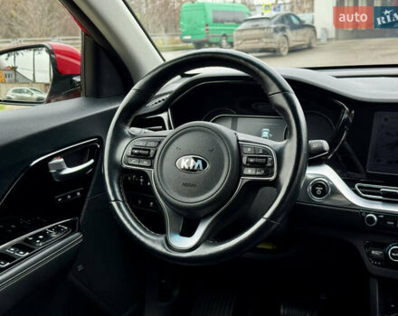 Червоний Кіа Niro, об'ємом двигуна 0 л та пробігом 128 тис. км за 19900 $, фото 56 на Automoto.ua