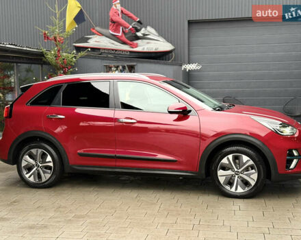 Червоний Кіа Niro, об'ємом двигуна 0 л та пробігом 151 тис. км за 18500 $, фото 10 на Automoto.ua