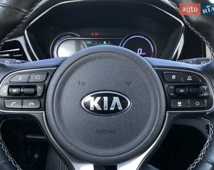 Червоний Кіа Niro, об'ємом двигуна 0 л та пробігом 128 тис. км за 19900 $, фото 27 на Automoto.ua