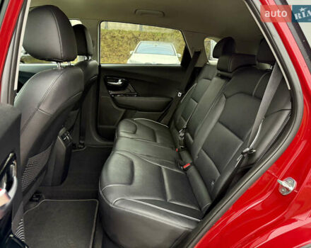 Червоний Кіа Niro, об'ємом двигуна 0 л та пробігом 128 тис. км за 19900 $, фото 49 на Automoto.ua