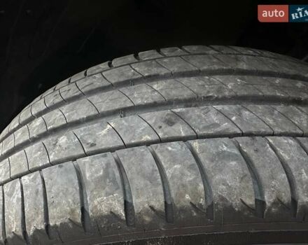 Червоний Кіа Niro, об'ємом двигуна 0 л та пробігом 61 тис. км за 23500 $, фото 33 на Automoto.ua