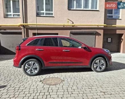 Червоний Кіа Niro, об'ємом двигуна 0 л та пробігом 110 тис. км за 19800 $, фото 4 на Automoto.ua