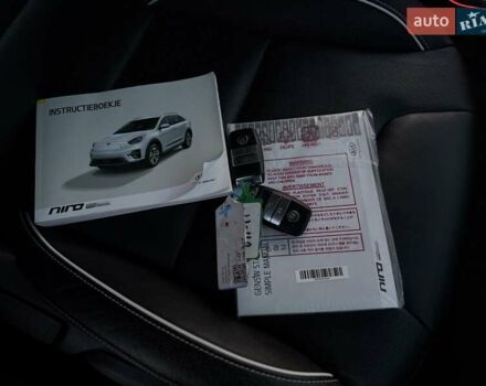 Красный Киа Niro, объемом двигателя 0 л и пробегом 67 тыс. км за 19850 $, фото 105 на Automoto.ua