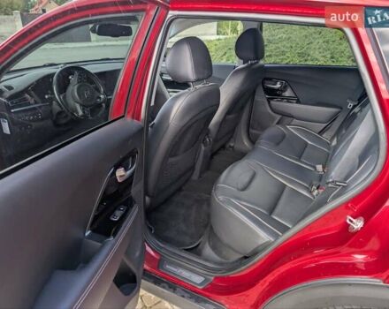 Червоний Кіа Niro, об'ємом двигуна 0 л та пробігом 146 тис. км за 19900 $, фото 16 на Automoto.ua