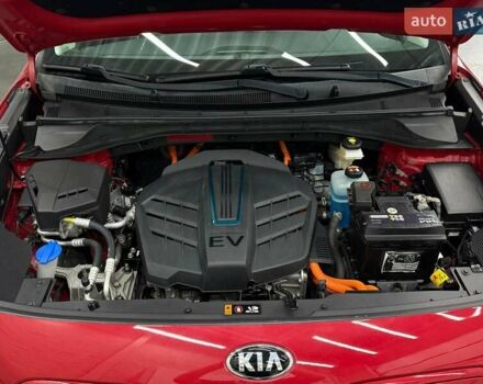 Червоний Кіа Niro, об'ємом двигуна 0 л та пробігом 110 тис. км за 19648 $, фото 9 на Automoto.ua