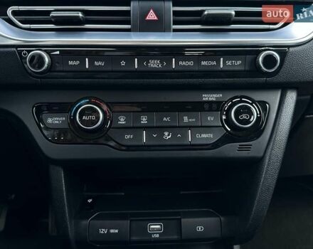 Червоний Кіа Niro, об'ємом двигуна 0 л та пробігом 48 тис. км за 23700 $, фото 58 на Automoto.ua