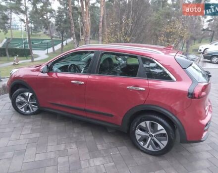 Красный Киа Niro, объемом двигателя 0 л и пробегом 87 тыс. км за 20492 $, фото 12 на Automoto.ua