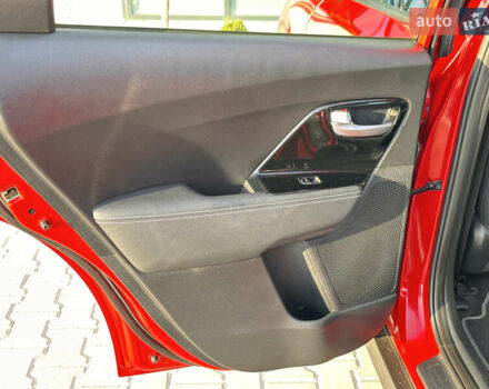 Красный Киа Niro, объемом двигателя 0 л и пробегом 161 тыс. км за 17950 $, фото 48 на Automoto.ua