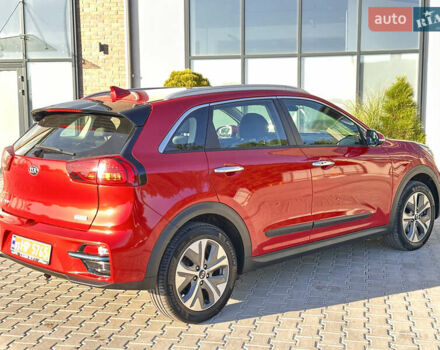 Красный Киа Niro, объемом двигателя 0 л и пробегом 163 тыс. км за 17850 $, фото 5 на Automoto.ua