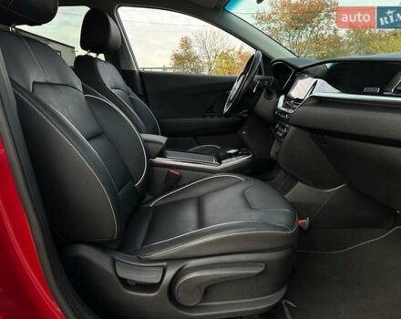 Червоний Кіа Niro, об'ємом двигуна 0 л та пробігом 61 тис. км за 23500 $, фото 93 на Automoto.ua