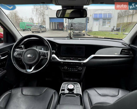 Червоний Кіа Niro, об'ємом двигуна 0 л та пробігом 128 тис. км за 19900 $, фото 57 на Automoto.ua