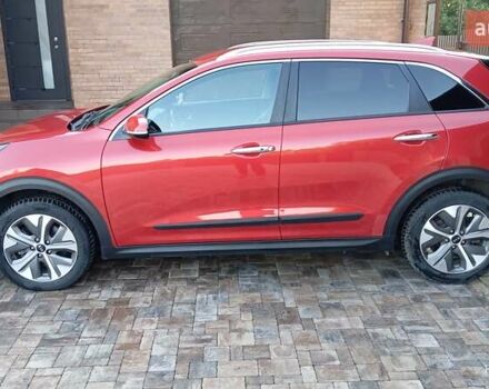 Червоний Кіа Niro, об'ємом двигуна 0 л та пробігом 117 тис. км за 18950 $, фото 4 на Automoto.ua