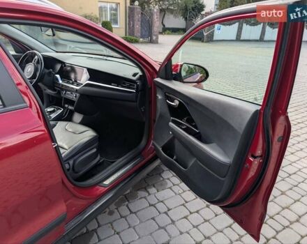 Червоний Кіа Niro, об'ємом двигуна 0 л та пробігом 146 тис. км за 19900 $, фото 10 на Automoto.ua