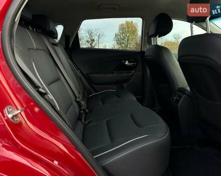 Червоний Кіа Niro, об'ємом двигуна 0 л та пробігом 61 тис. км за 23500 $, фото 90 на Automoto.ua