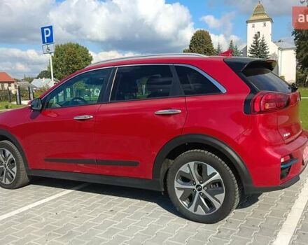 Красный Киа Niro, объемом двигателя 0 л и пробегом 105 тыс. км за 19999 $, фото 3 на Automoto.ua