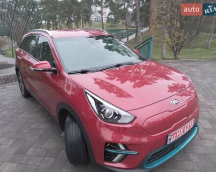 Красный Киа Niro, объемом двигателя 0 л и пробегом 87 тыс. км за 20492 $, фото 3 на Automoto.ua