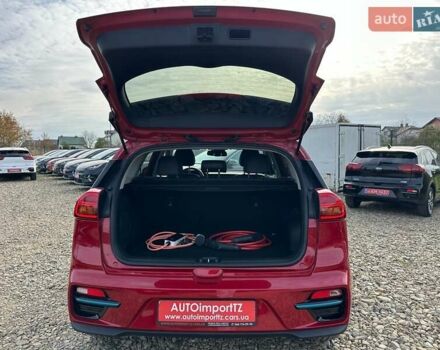 Червоний Кіа Niro, об'ємом двигуна 0 л та пробігом 61 тис. км за 23500 $, фото 86 на Automoto.ua