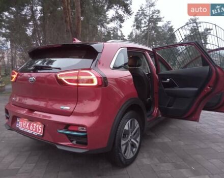 Красный Киа Niro, объемом двигателя 0 л и пробегом 87 тыс. км за 20492 $, фото 26 на Automoto.ua